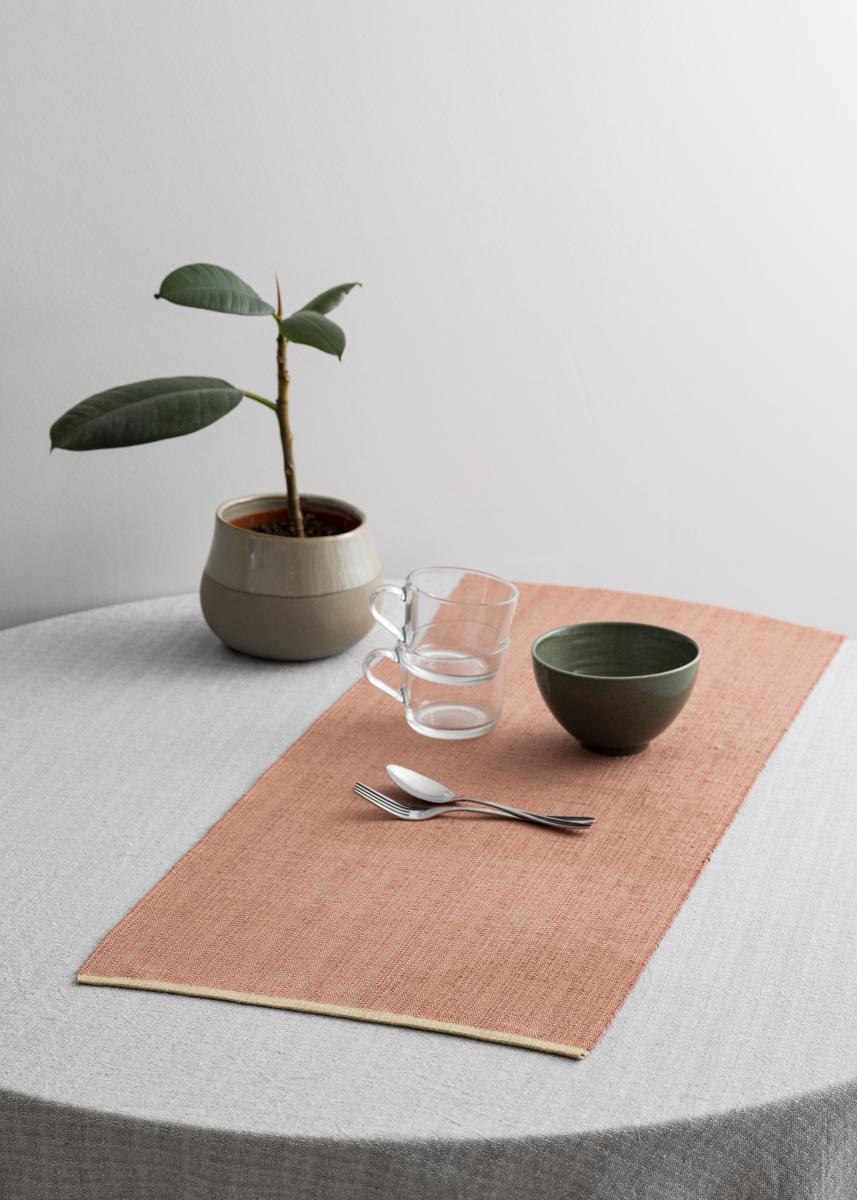 Svanefors Tafelloper Juni - Roze 35x90 cm