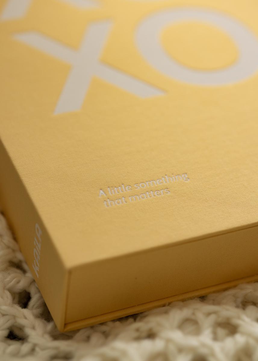 KAILA KAILA XOXO Yellow - Coffee Table Photo Album (60 Zwarte zijden)