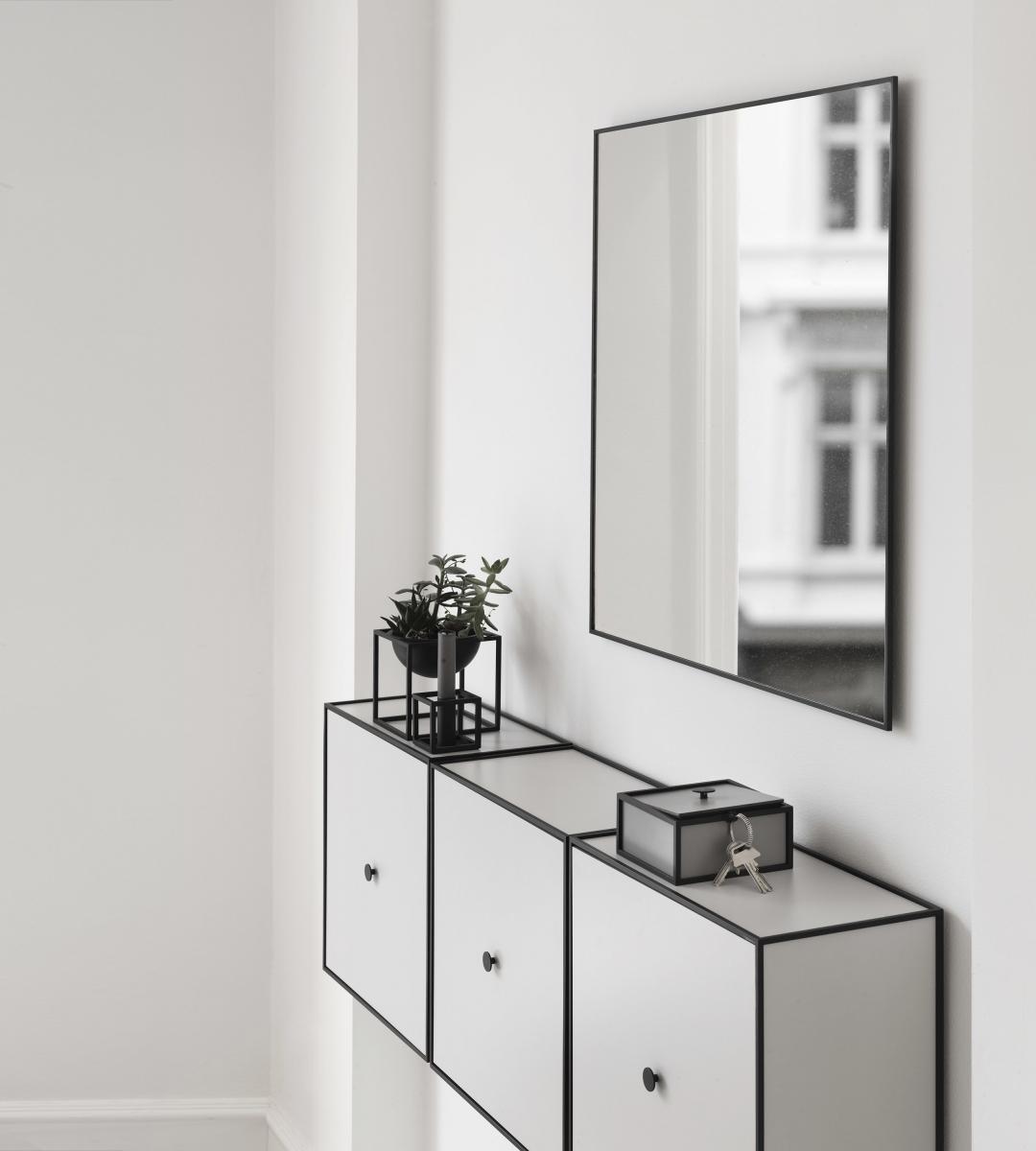 By Lassen Spiegel View by Lassen Zwart 70x70 cm