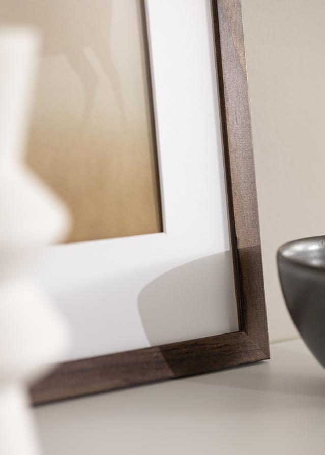Ram med passepartou Fotolijst Stilren Okkernoot 60x70 cm - Passe-partout Wit B2 500x707 mm
