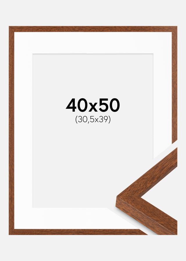 Ram med passepartou Fotolijst Modern warm bruin 40x50 cm - Passe-partout Wit 31,5x40 cm