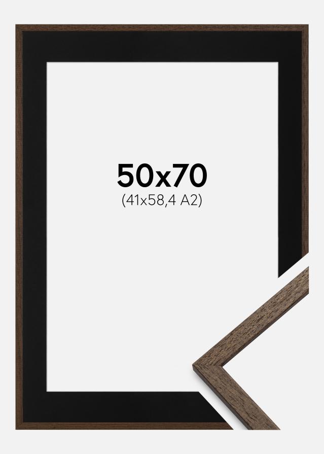Ram med passepartou Fotolijst Edsbyn Walnoot 50x70 cm - Passe-partout Zwart 42x59,4 cm (A2)
