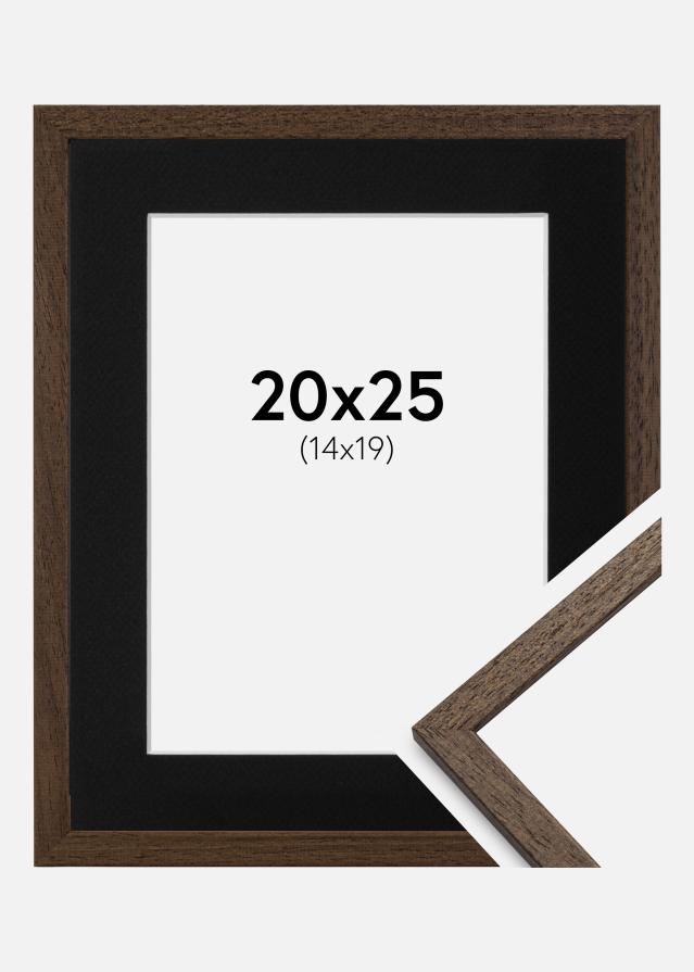 Ram med passepartou Fotolijst Edsbyn Walnoot 20x25 cm - Passe-partout Zwart 15x20 cm
