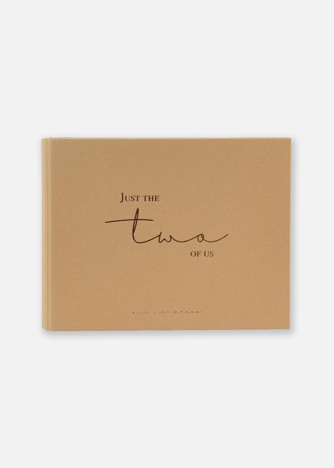 Product Image for Just the two of us Gastenboek Brun - 25x20 cm (100 Witte zijden / 50 bladen)