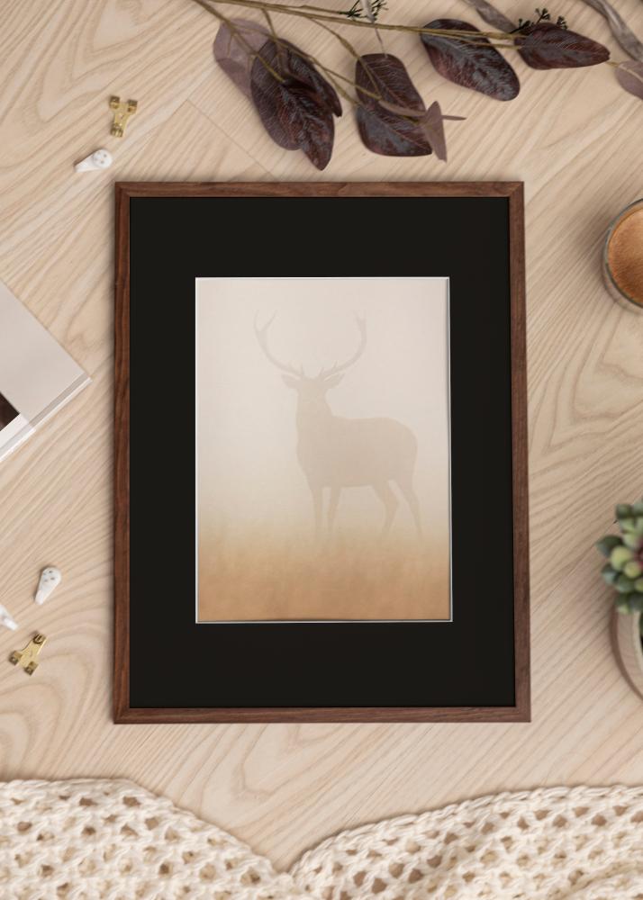 Ram med passepartou Fotolijst Galant Walnoot 50x70 cm - Passe-partout Zwart 33x56 cm