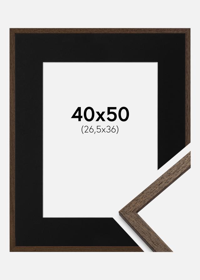 Ram med passepartou Fotolijst Edsbyn Walnoot 40x50 cm - Passe-partout Zwart 27,5x37 cm