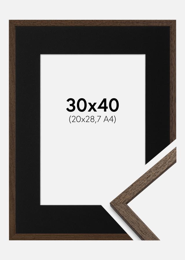 Ram med passepartou Fotolijst Edsbyn Walnoot 30x40 cm - Passe-partout Zwart 21x29,7 cm