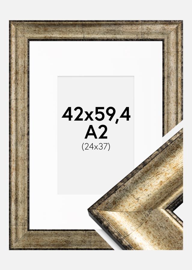 Ram med passepartou Fotolijst Saltsjöbaden Antiek Goud 42x59,4 cm (A2) - Passe-partout Wit 25x38 cm